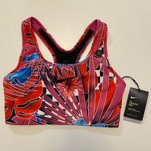 Nike Woman’s Smoosh Bra